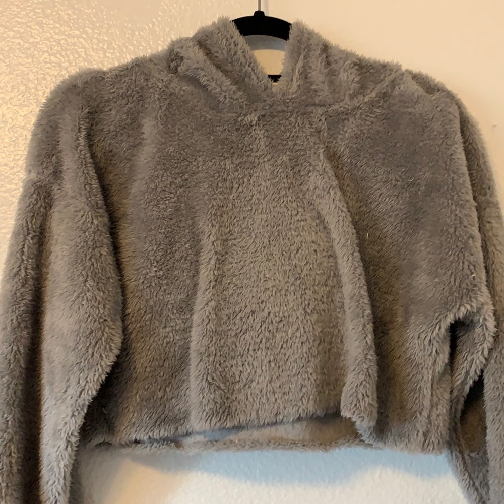 cropped hoodie